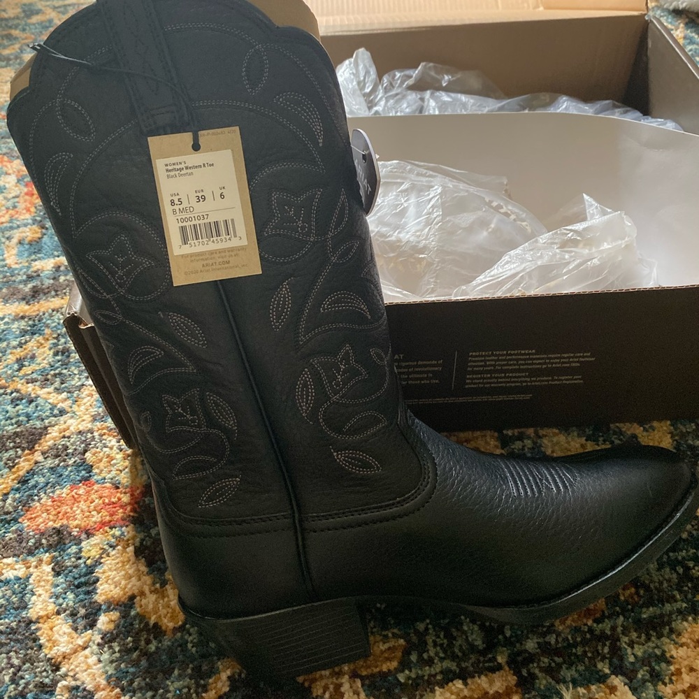 Ariat Heritage Western R Toe cowgirl boots